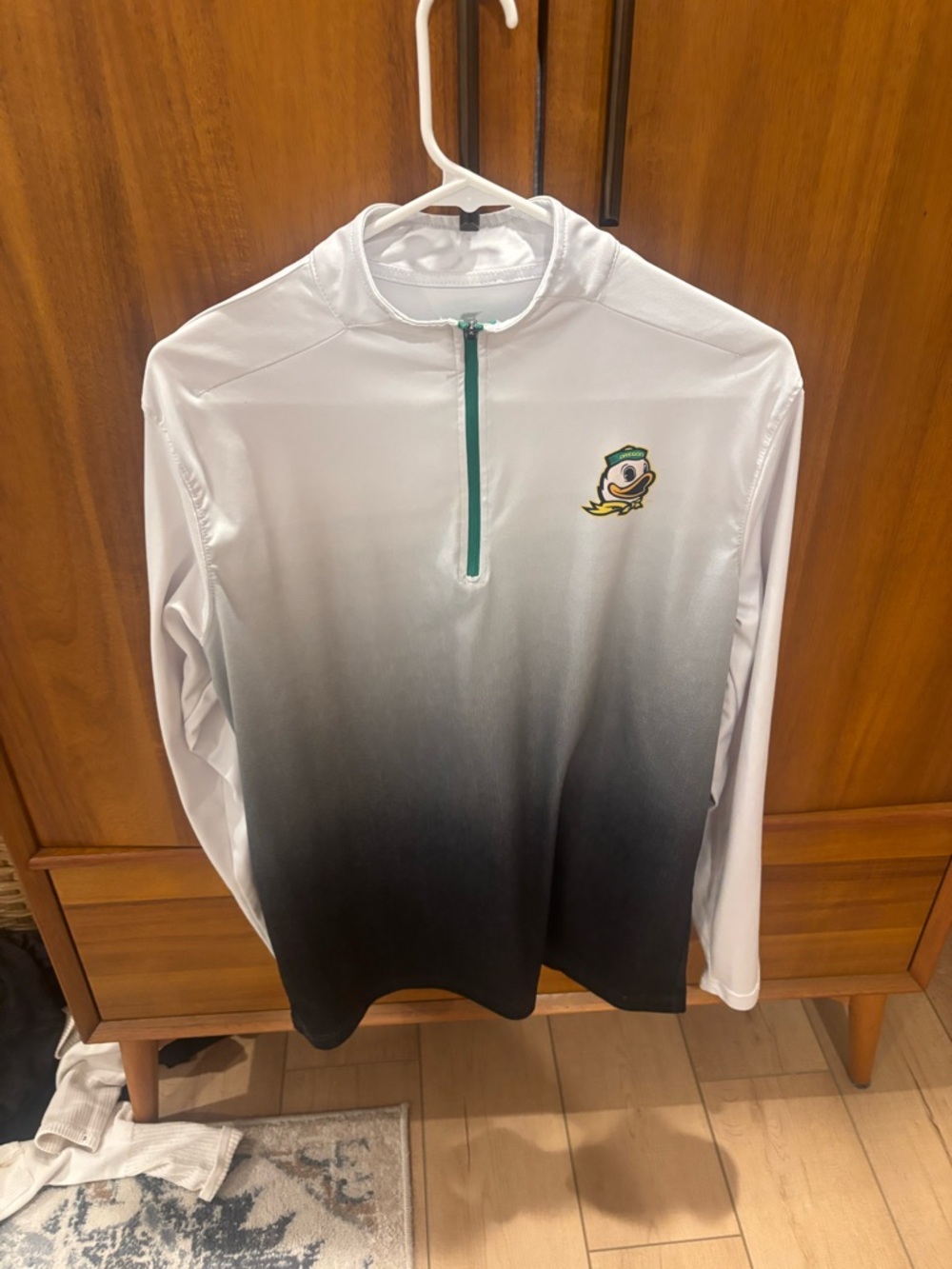 University of Oregon Ducks Ombre Quarter-Zip Pullover - White to Black